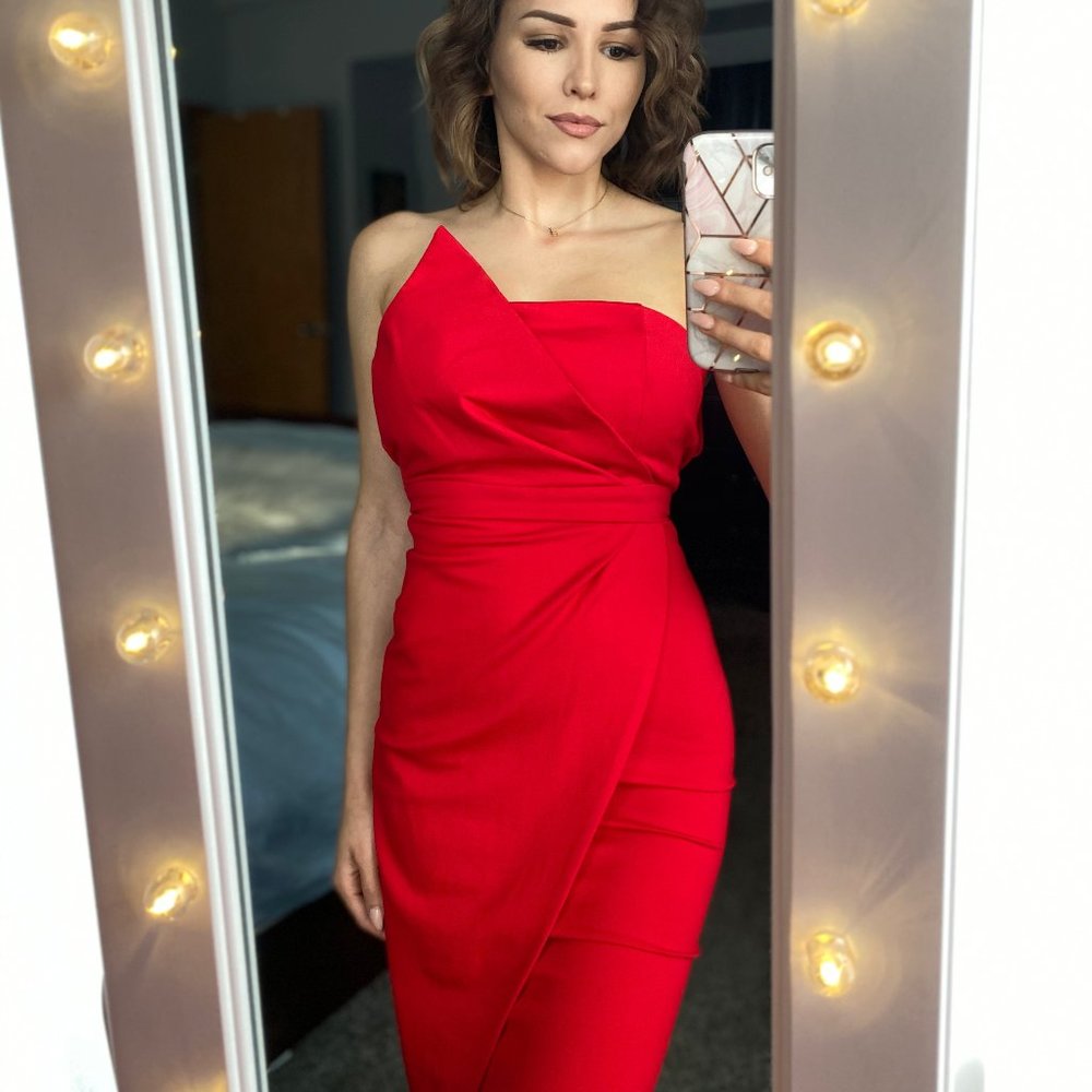 The perfect RED DRESS
